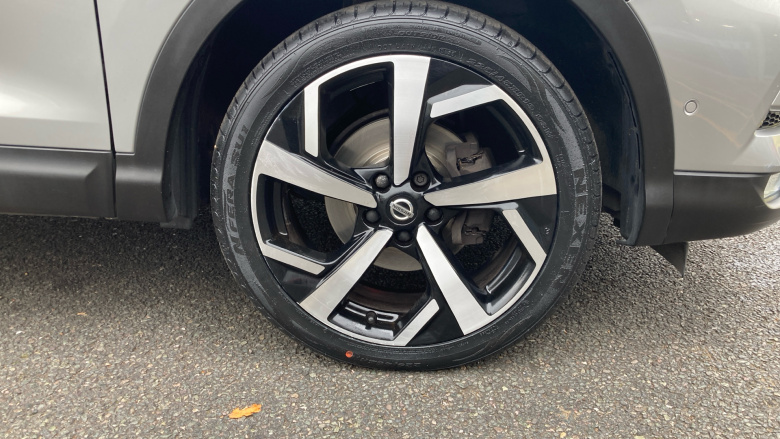 Nissan Qashqai 1.6 DiG-T Tekna 5dr Petrol Hatchback